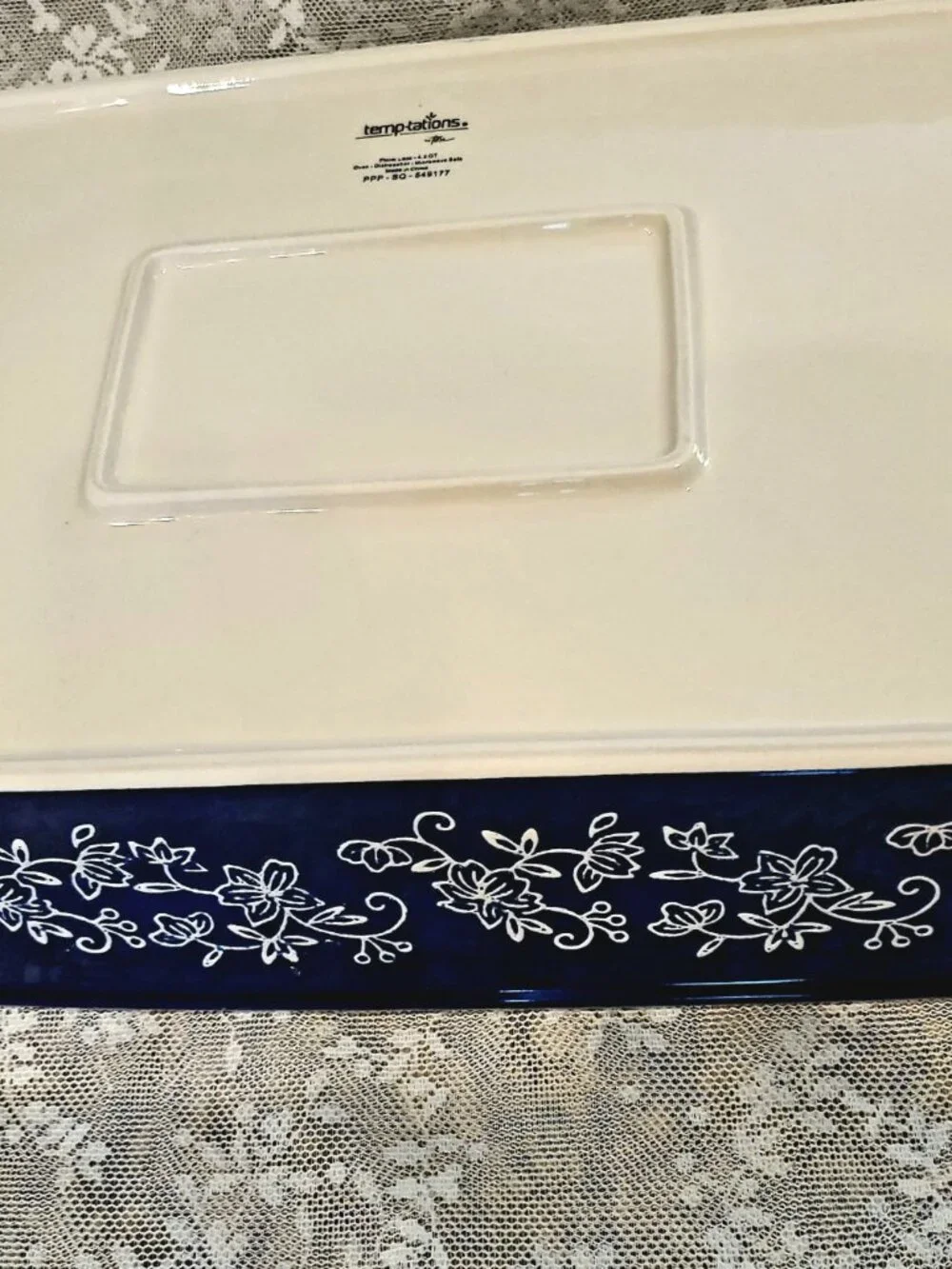 RARE TEMPTATIONS BY TARA FLORAL LACE 4 QT CASSEROLE DISH BLUE & WHITE NEW NO BOX